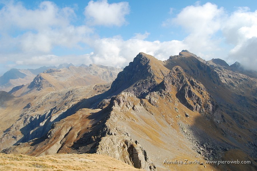 19 Panorama verso il Pradella.JPG